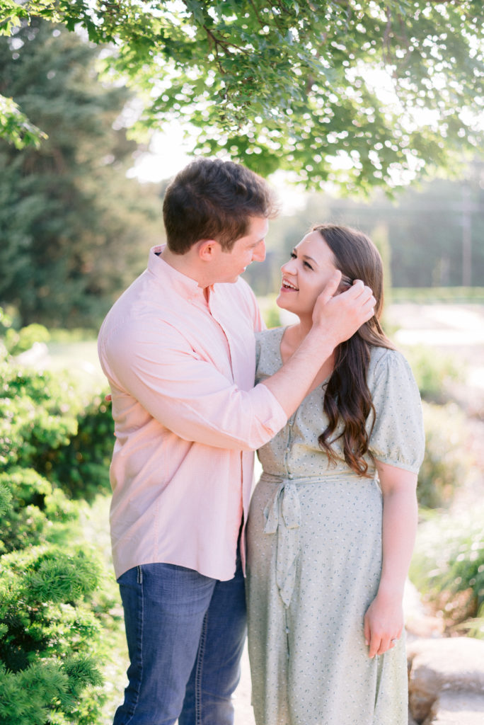 Spring engagement photoshoot at the Tulsa Garden Center in Tulsa, Oklahoma by Hannah Roberts Photography.  